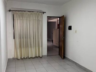 Se ALQUILA en el centro Planta baja