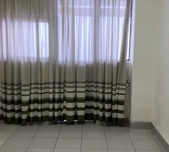 Se ALQUILA en el centro Planta baja