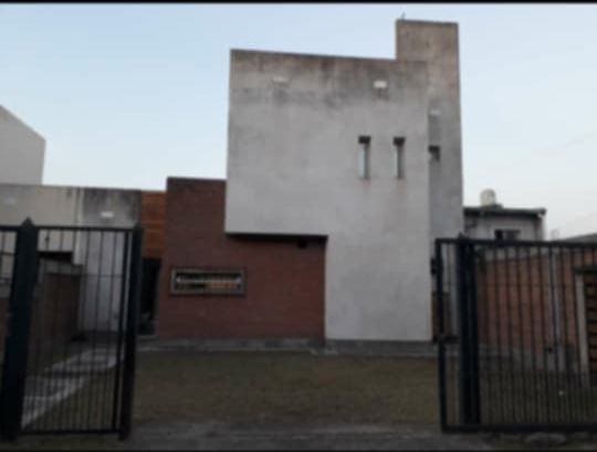 Alquilo Casa en zona Los nogales