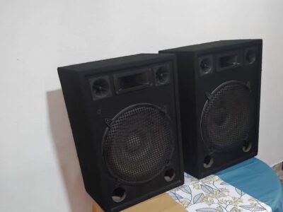 2 parlantes del 15 buen estado