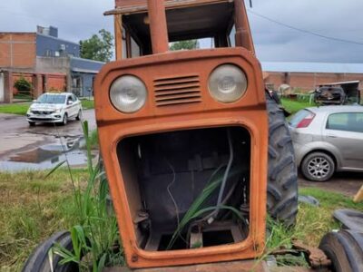 Fiat 700E en desuso hace más de 1 año parado