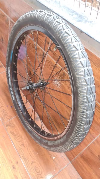 Vendo rueda delantera r20