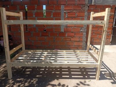 Cuchetas de pino