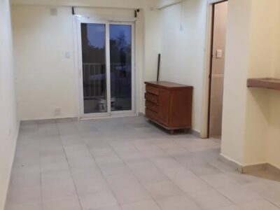 Dueño alquila monoambiente a 1