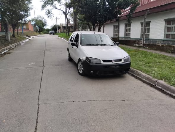 Vendo urgente Fiat Palio 2015 1.4