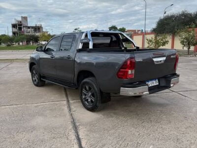 Toyota hilux sr 2024 20mil kms Impecable