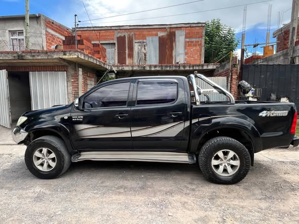 VENDO Toyota Hilux SRV 4X4 3.0 2007
