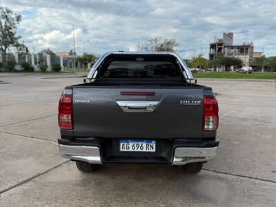 Toyota hilux sr 2024 20mil kms Impecable