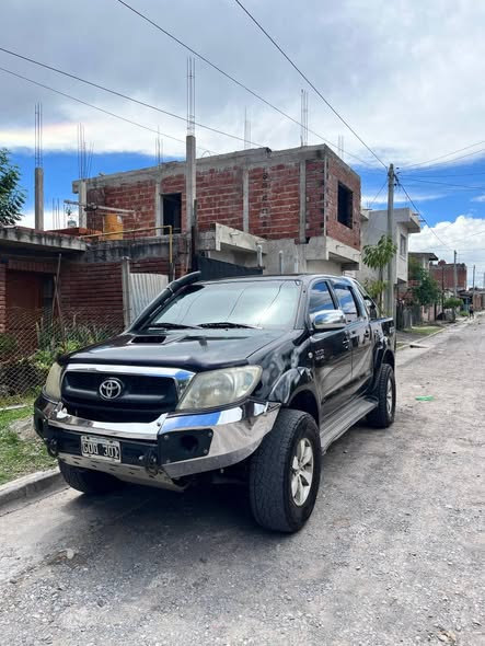 VENDO Toyota Hilux SRV 4X4 3.0 2007