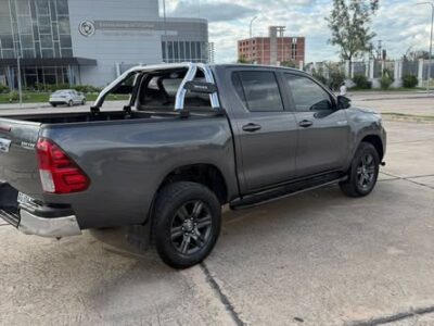 Toyota hilux sr 2024 20mil kms Impecable