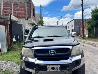 VENDO Toyota Hilux SRV 4X4 3.0 2007