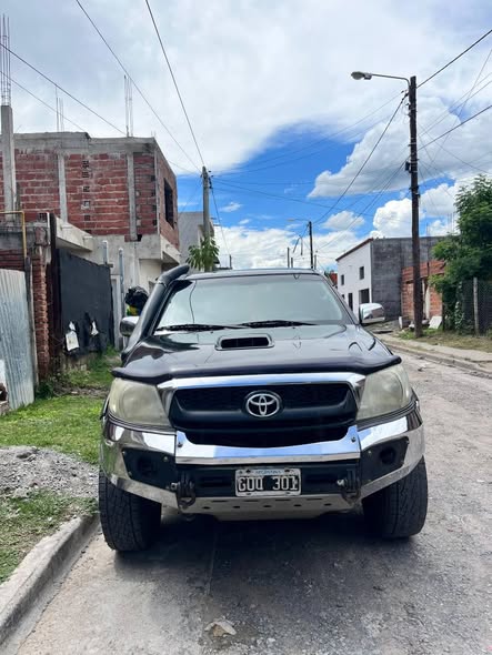 VENDO Toyota Hilux SRV 4X4 3.0 2007