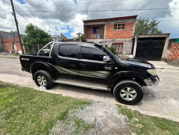 VENDO Toyota Hilux SRV 4X4 3.0 2007