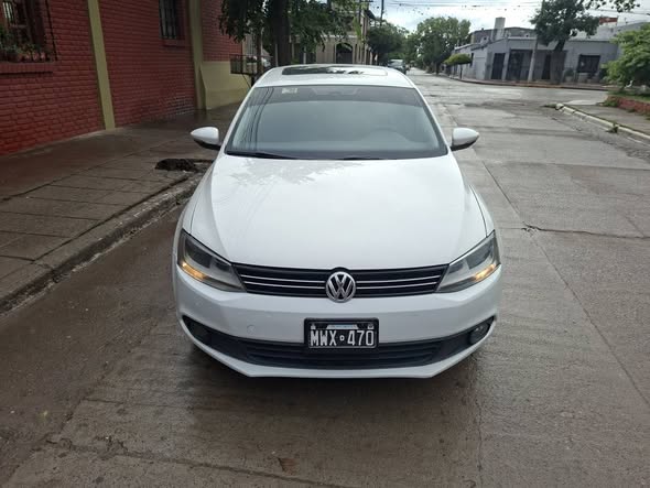 Vendo urgente volkswaguen vento modelo 2013