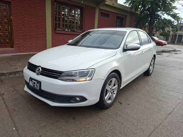 Vendo urgente volkswaguen vento modelo 2013
