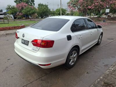 Vendo urgente volkswaguen vento modelo 2013
