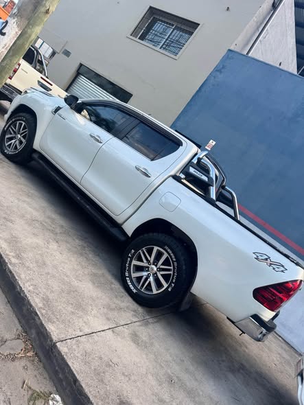 HILUX SRX 2018 4x4 - Manual