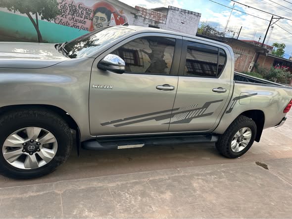 Vendo urgente Toyota Srv 2016