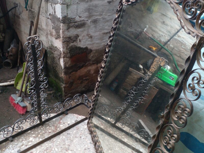 Espejo de metal Antiguo