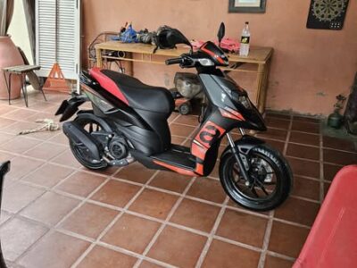 Vendo Moto Aprilia sr160 mod 2024
