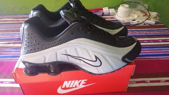 Nike shox R4 talle 42.5