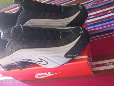 Nike shox R4 talle 42.5