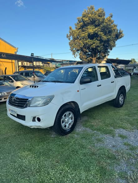 Toyota hilux DX PACK 2.5 4x2 2015