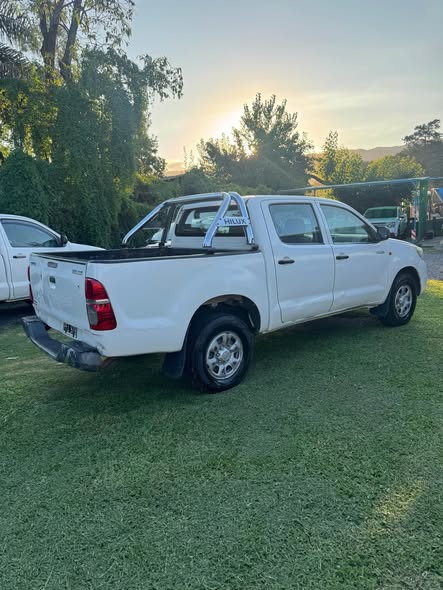 Toyota hilux DX PACK 2.5 4x2 2015