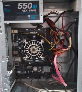 Vendo Pc (para repuesto. La misma enciende y a los minutos se apaga)