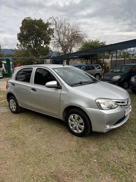 Toyota Etios X 2014