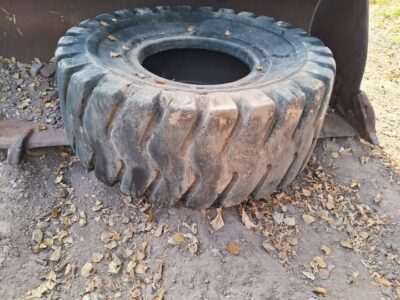 dos cubiertas de pala cargadora de 3 m