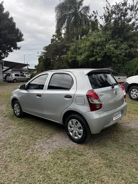 Toyota Etios X 2014