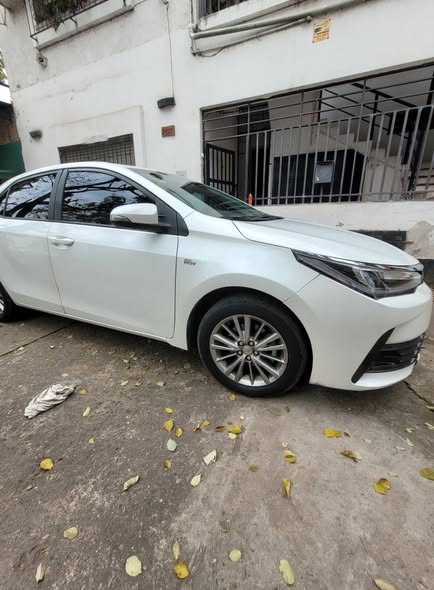 Toyota Corolla EXI CVT, Pack cuero 1.8 impecableeee !!! Con 40mil km Realesss !!!! .