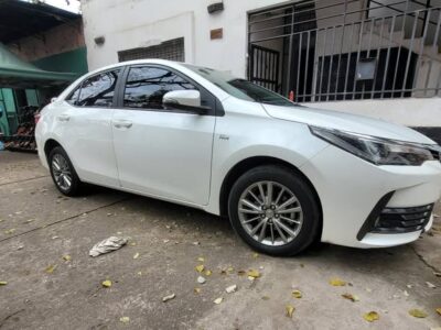 Toyota Corolla EXI CVT, Pack cuero 1.8 impecableeee !!! Con 40mil km Realesss !!!! .