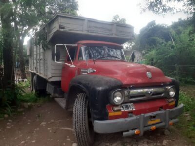 Camion ford 900 perkins turbo