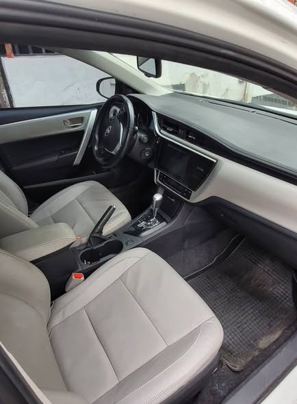 Toyota Corolla EXI CVT, Pack cuero 1.8 impecableeee !!! Con 40mil km Realesss !!!! .