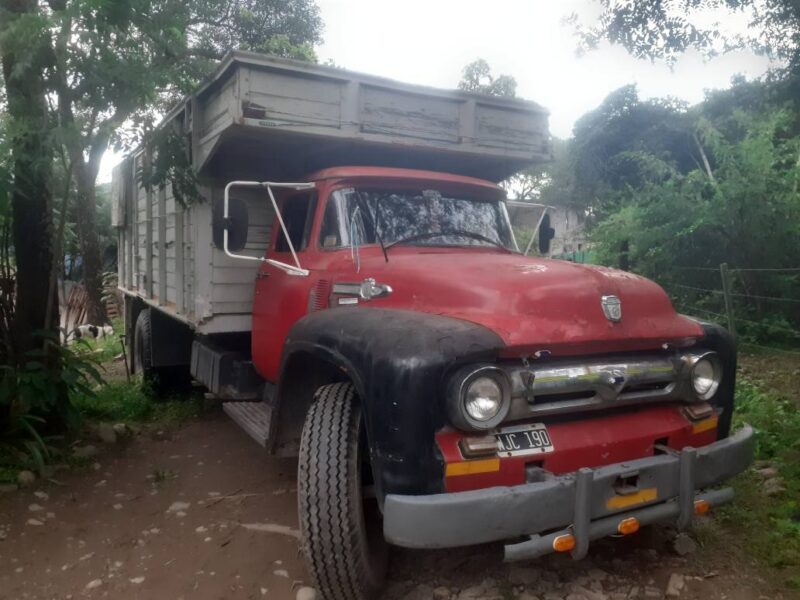 Camion ford 900 perkins turbo