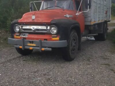 Camion ford 900 perkins turbo