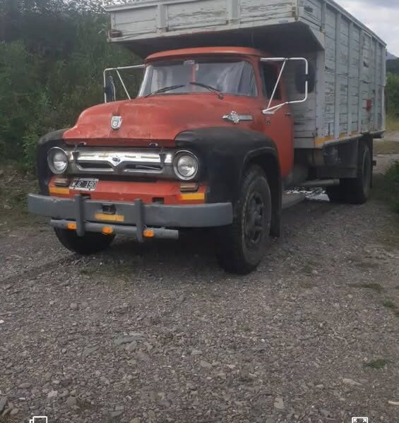 Camion ford 900 perkins turbo