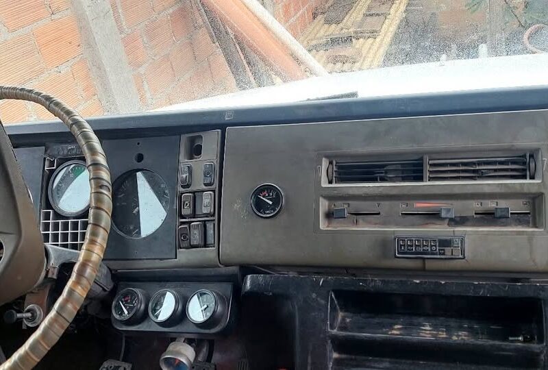 Vendo Mercedes 1633 mod 94