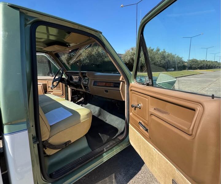 VENDO FORD F100 XLT Modelo 1988