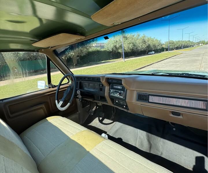 VENDO FORD F100 XLT Modelo 1988