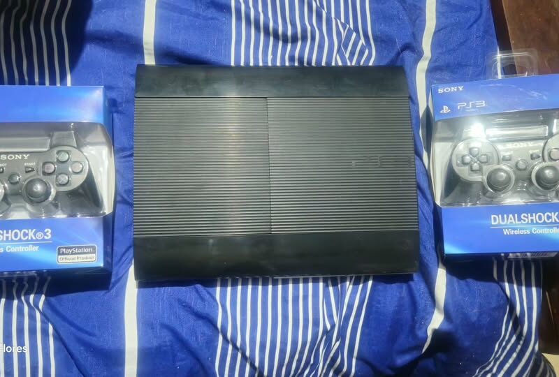Play 3 super slim incluye 10 juegos digitales cargados