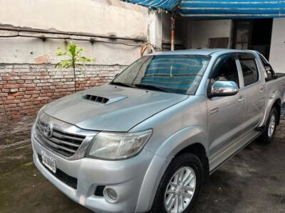 TOYOTA HIUX 2013