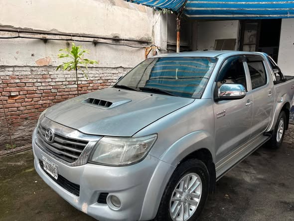 TOYOTA HIUX 2013