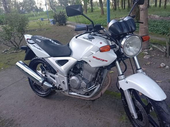 Honda twister 2008