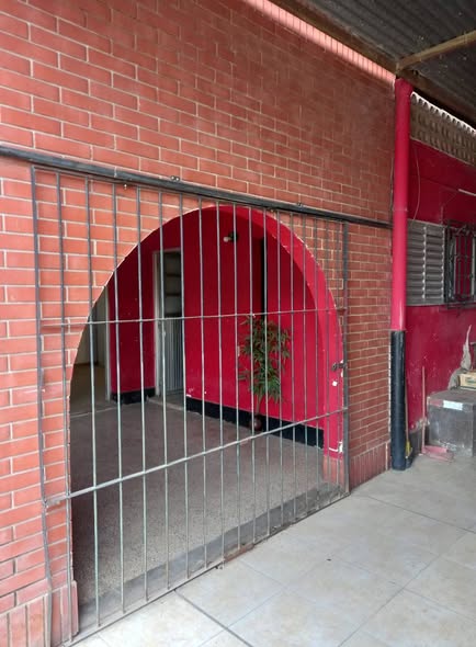 Vendo Casa 4 Dorm.