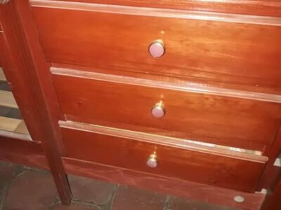 Hermosa cama-cuna de cedro