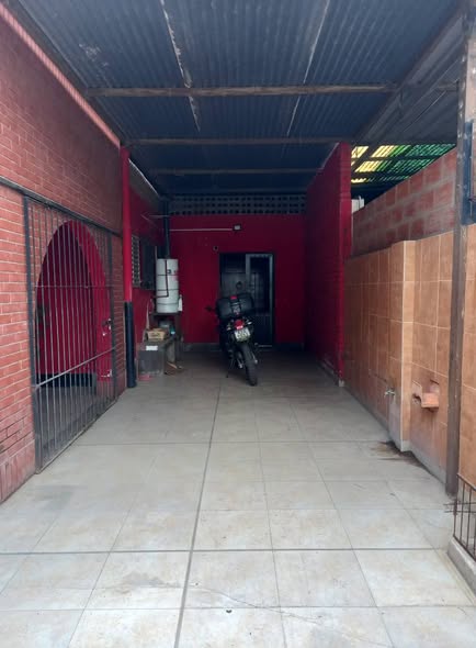 Vendo Casa 4 Dorm.