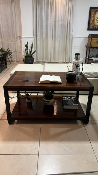 Mesa ratona de fabricación artesanal